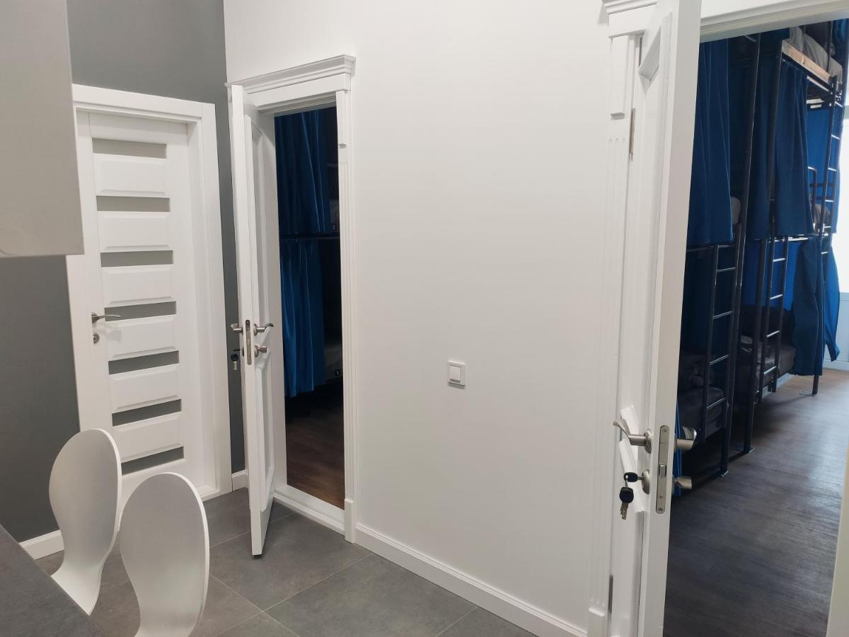 Хостел С Террасой В Центре Kharkov Ngoại thất bức ảnh